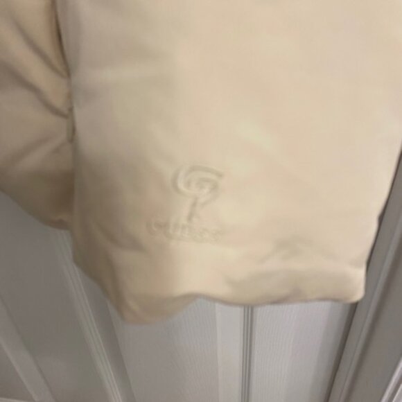 Guess Ivory Puffer Jacket with removable faux-fur collar Size L - Picture 5 of 9